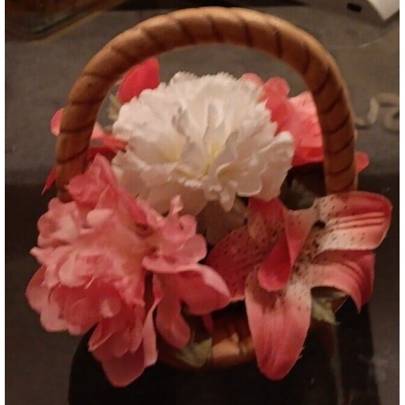 Small Ceramic Basket With Silk Pink And White Carnations - Picture 1 of 2